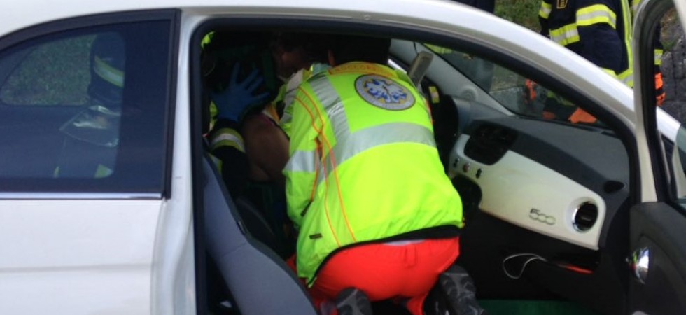 Frontale a Mori sulla strada per Brentonico, in due al pronto soccorso in codice rosso